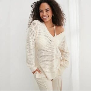 Aerie V Neck Cream Off White Perforated Oversized Sweater Size M